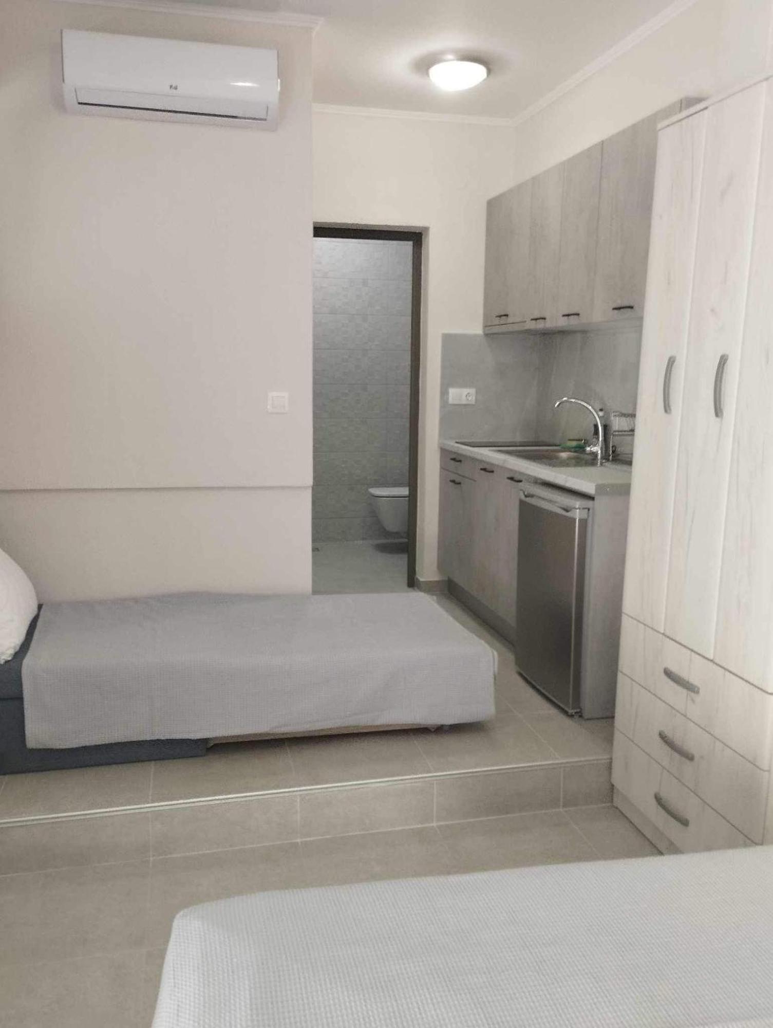 Daniela Apartments Неа-Рода Экстерьер фото